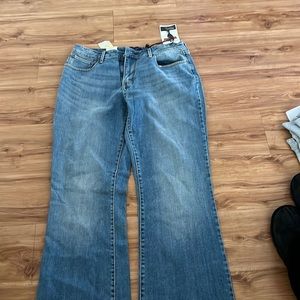Levi’s bold curve woman’s jeans
